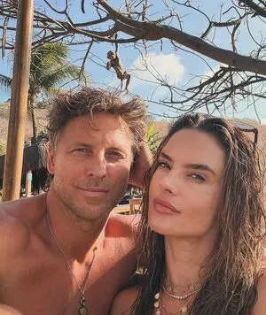 Alessandra Ambrosio OnlyFans Leaked Free Thumbnail Picture - #jAX1ipD91p