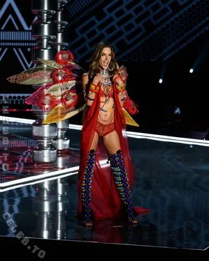 Alessandra Ambrosio OnlyFans Leaked Free Thumbnail Picture - #nAzswKlm3h