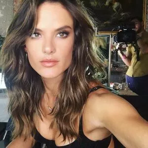Alessandra Ambrosio OnlyFans Leaked Free Thumbnail Picture - #phC0E9yydY