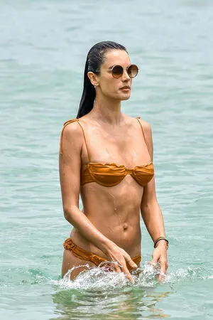 Alessandra Ambrosio OnlyFans Leaked Free Thumbnail Picture - #q9oxF2iCy8