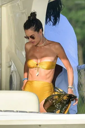 Alessandra Ambrosio OnlyFans Leaked Free Thumbnail Picture - #qkU8QTb3Gw