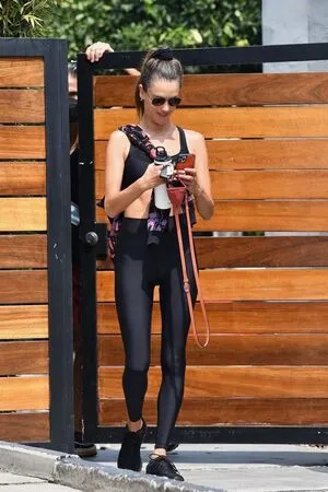Alessandra Ambrosio OnlyFans Leaked Free Thumbnail Picture - #qkmnwJkMM4