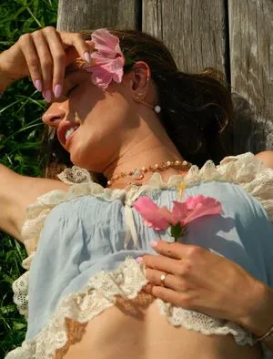 Alessandra Ambrosio OnlyFans Leaked Free Thumbnail Picture - #sbzazttJUM