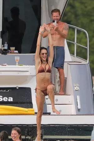 Alessandra Ambrosio OnlyFans Leaked Free Thumbnail Picture - #syNYArku1Q