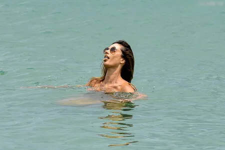 Alessandra Ambrosio OnlyFans Leaked Free Thumbnail Picture - #uA4Q5S3nJo