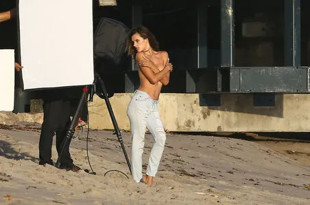 Alessandra Ambrosio OnlyFans Leaked Free Thumbnail Picture - #v6UIbXHe93