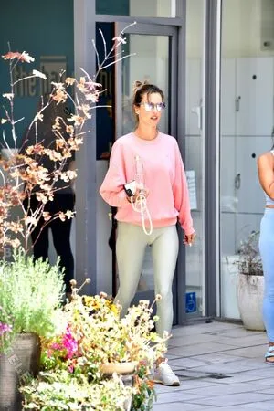 Alessandra Ambrosio OnlyFans Leaked Free Thumbnail Picture - #voP2OeO46p