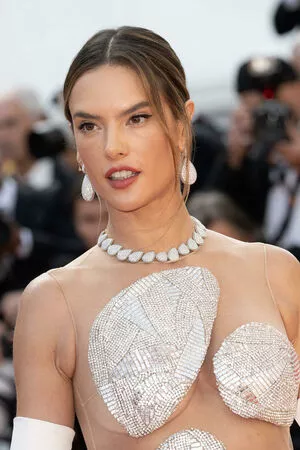 Alessandra Ambrosio OnlyFans Leaked Free Thumbnail Picture - #wNxnj8pwgq