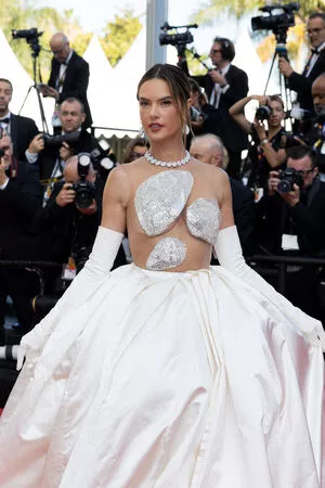 Alessandra Ambrosio OnlyFans Leaked Free Thumbnail Picture - #ypTSZwwmO9