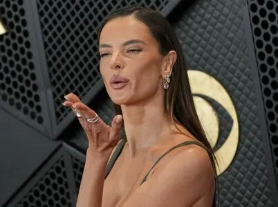 Alessandra Ambrosio OnlyFans Leaked Free Thumbnail Picture - #zfuHxFzWLo