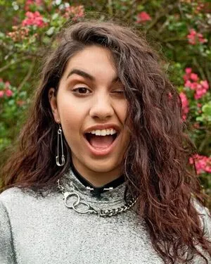 Alessia Cara OnlyFans Leaked Free Thumbnail Picture - #EMgbaiaUrL
