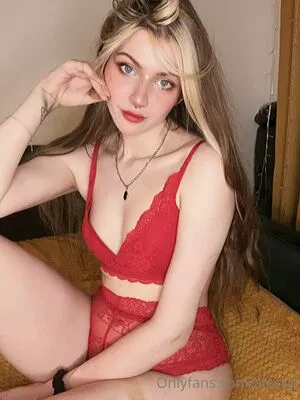 Alessja OnlyFans Leaked Free Thumbnail Picture - #FPOmodaI50