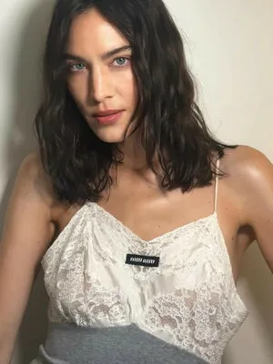 Alexa Chung OnlyFans Leaked Free Thumbnail Picture - #5VsOCK2OCs