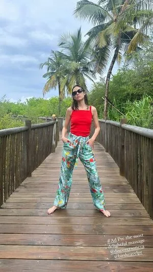 Alexa Chung OnlyFans Leaked Free Thumbnail Picture - #6zJotPop7L