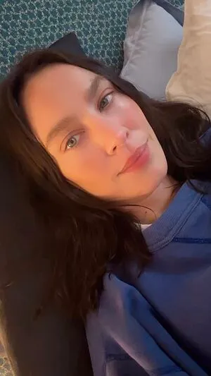 Alexa Chung OnlyFans Leaked Free Thumbnail Picture - #7WUO1FziMx