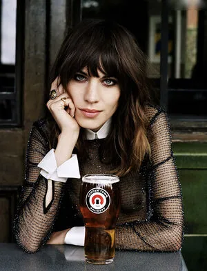 Alexa Chung OnlyFans Leaked Free Thumbnail Picture - #CnLQCPRNHo