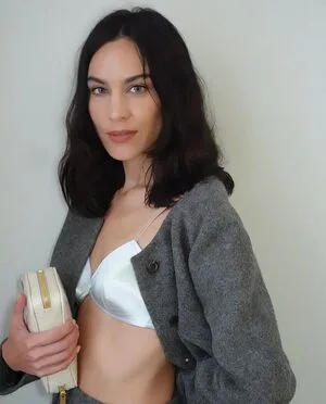 Alexa Chung OnlyFans Leaked Free Thumbnail Picture - #LAWJmcAGRT