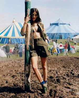 Alexa Chung OnlyFans Leaked Free Thumbnail Picture - #RsJjJv962D