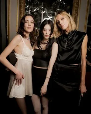 Alexa Chung OnlyFans Leaked Free Thumbnail Picture - #SSyWYGdilw