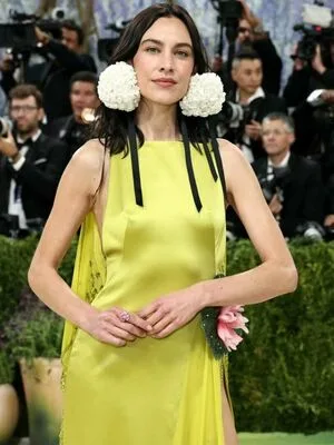 Alexa Chung OnlyFans Leaked Free Thumbnail Picture - #UbRGNDROJI