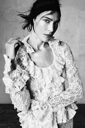 Alexa Chung OnlyFans Leaked Free Thumbnail Picture - #j2F7y06fiq