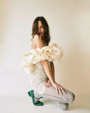 Alexa Chung OnlyFans Leaked Free Thumbnail Picture - #kSLNoaesei
