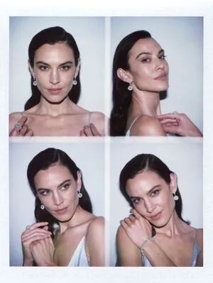 Alexa Chung OnlyFans Leaked Free Thumbnail Picture - #o5DodHoA30