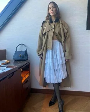 Alexa Chung OnlyFans Leaked Free Thumbnail Picture - #z0JPOn00Ad