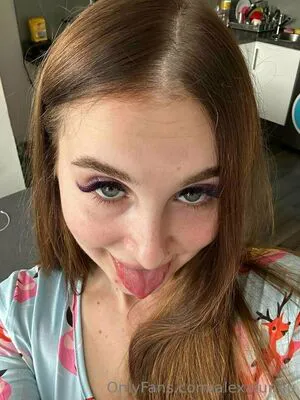 Alexalungu OnlyFans Leaked Free Thumbnail Picture - #4FmM4Pl9kz