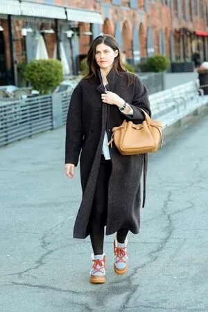 Alexandra Daddario OnlyFans Leaked Free Thumbnail Picture - #FynnWuepuF