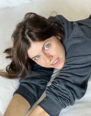 Alexandra Daddario OnlyFans Leaked Free Thumbnail Picture - #IotR32nZL6