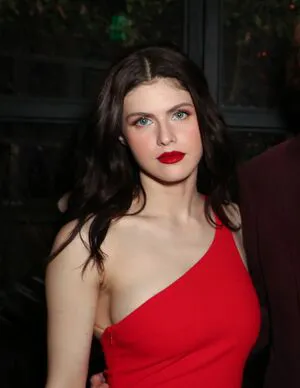 Alexandra Daddario OnlyFans Leaked Free Thumbnail Picture - #YEHiz6L8E8