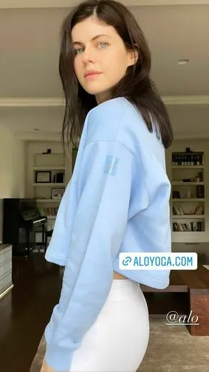 Alexandra Daddario OnlyFans Leaked Free Thumbnail Picture - #g4sS0820uk