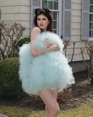 Alexandra Daddario OnlyFans Leaked Free Thumbnail Picture - #paIXzl4xcy