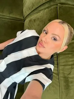 Alexandra Stan OnlyFans Leaked Free Thumbnail Picture - #AcgG8r9yb3