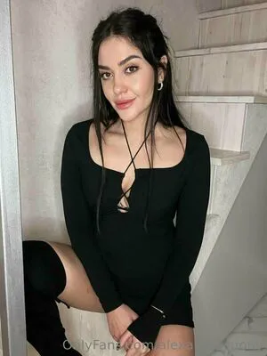 Alexandrasunny OnlyFans Leaked Free Thumbnail Picture - #FUIdChumSa