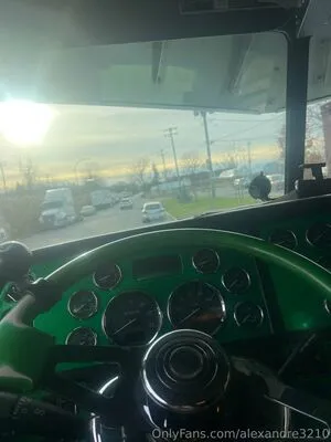 Alexandre3210 OnlyFans Leaked Free Thumbnail Picture - #Umw8qP9zdp