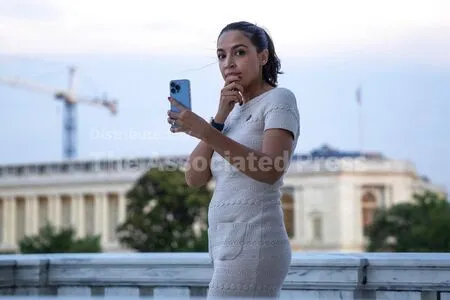 Alexandria Ocasio Cortez OnlyFans Leaked Free Thumbnail Picture - #QTRo2LmMVO