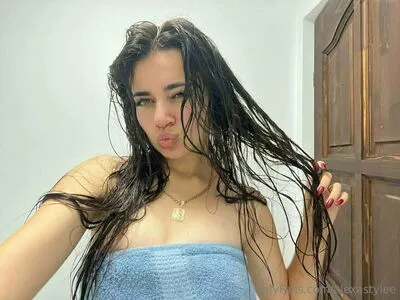 Alexastylee OnlyFans Leaked Free Thumbnail Picture - #SMdI7alOEl