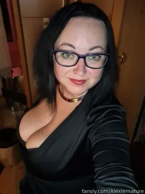 Alexiemature OnlyFans Leaked Free Thumbnail Picture - #kZOWLFFXXi