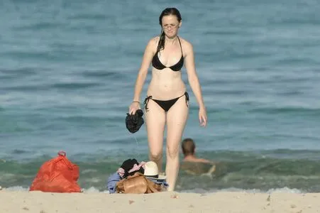 Alexis Bledel OnlyFans Leaked Free Thumbnail Picture - #BWKDDeAmBD
