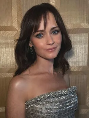 Alexis Bledel OnlyFans Leaked Free Thumbnail Picture - #dWs07xMOew