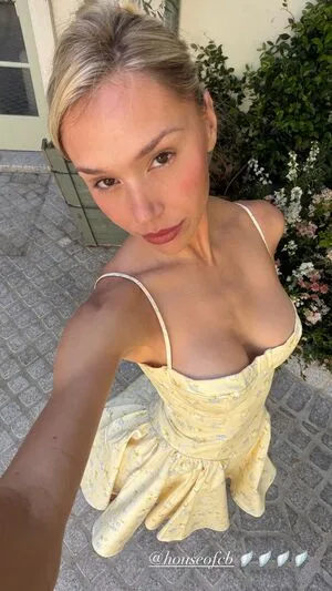 Alexis Ren OnlyFans Leaked Free Thumbnail Picture - #0W0GPKARmJ