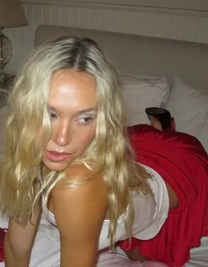 Alexis Ren OnlyFans Leaked Free Thumbnail Picture - #3JfsryxkD2