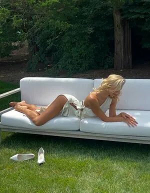 Alexis Ren OnlyFans Leaked Free Thumbnail Picture - #9EbC0KPC1Y