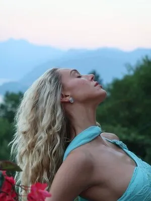 Alexis Ren OnlyFans Leaked Free Thumbnail Picture - #AfHTEMrq2v