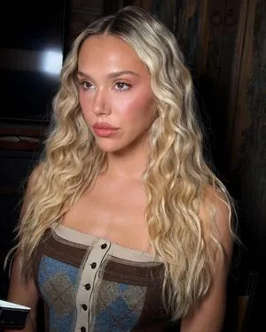 Alexis Ren OnlyFans Leaked Free Thumbnail Picture - #BEcQXZpyf7