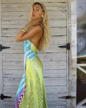 Alexis Ren OnlyFans Leaked Free Thumbnail Picture - #Dhc9GUPqsG