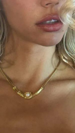 Alexis Ren OnlyFans Leaked Free Thumbnail Picture - #DlJEtMYJs7