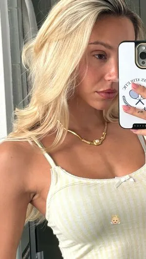 Alexis Ren OnlyFans Leaked Free Thumbnail Picture - #HDxLG8QUHB